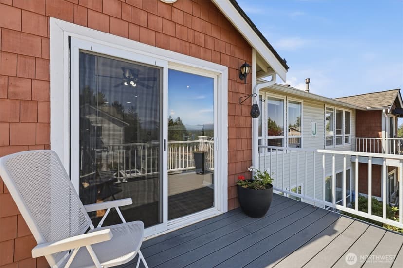 Property photo for 800 96th Avenue NE #J202, Lake Stevens photo 21