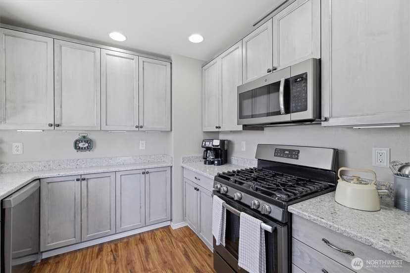 Property photo for 800 96th Avenue NE #J202, Lake Stevens photo 23
