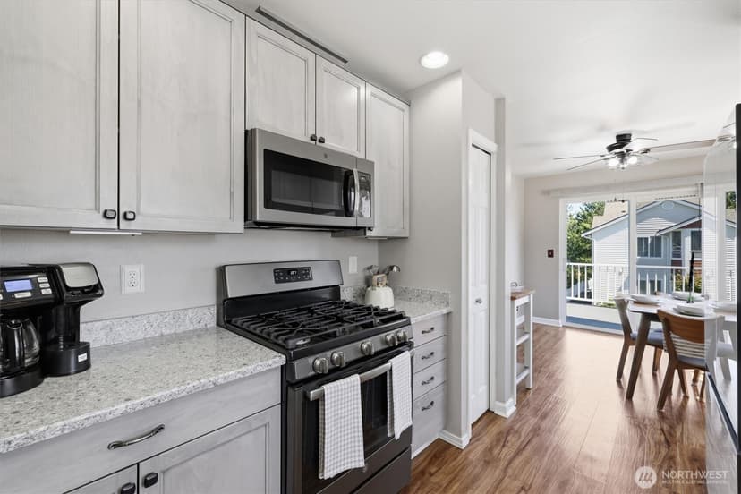 Property photo for 800 96th Avenue NE #J202, Lake Stevens photo 22