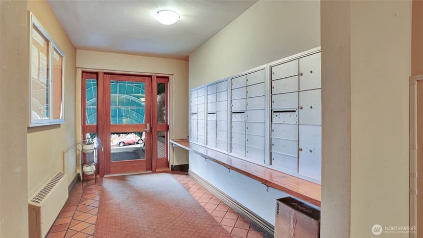 Property photo for 530 W Olympic Place #304, Seattle photo 15
