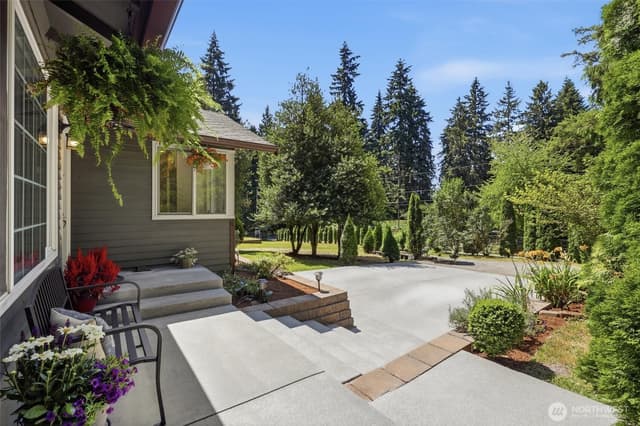 Property photo for 7524 Maltby Road, Woodinville photo 4