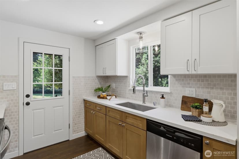 Property photo for 7524 Maltby Road, Woodinville photo 10