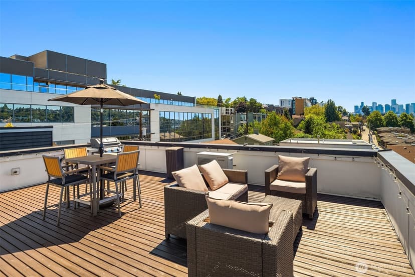 Property photo for 2723 Yale Terrace Avenue E, Seattle photo 22
