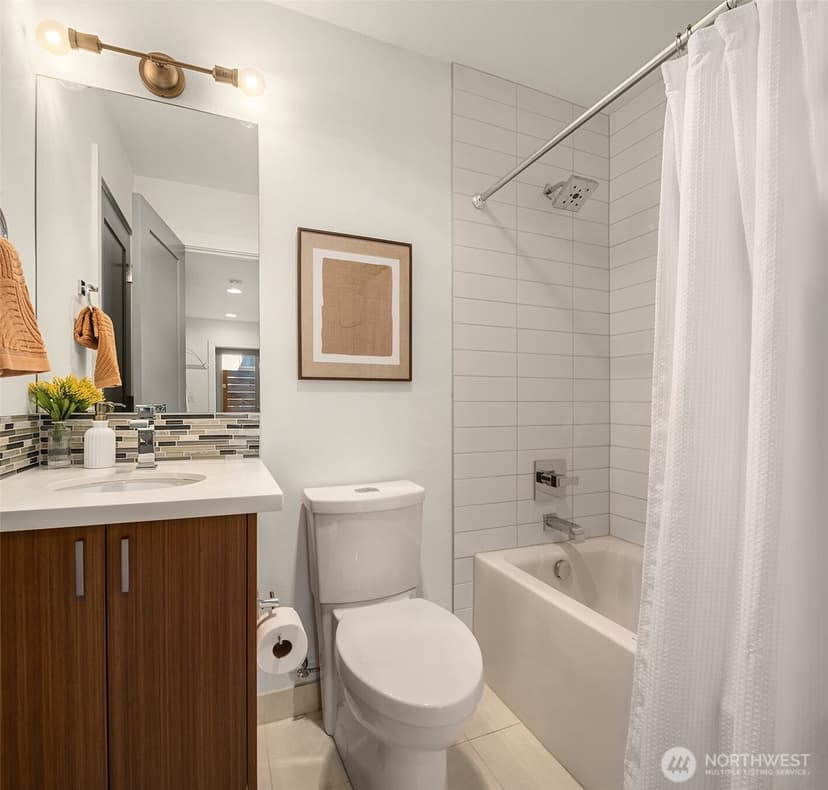Property photo for 2723 Yale Terrace Avenue E, Seattle photo 31