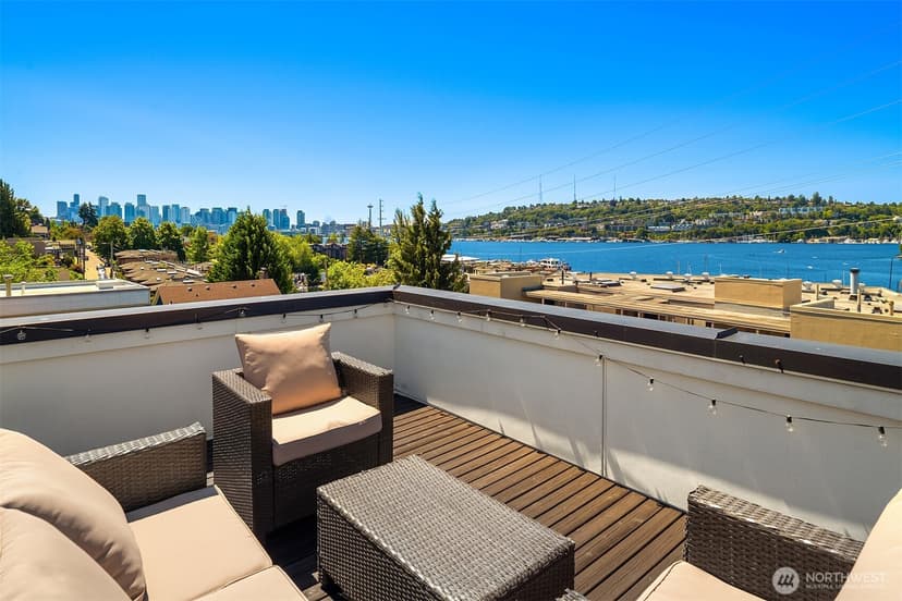 Property photo for 2723 Yale Terrace Avenue E, Seattle photo 20