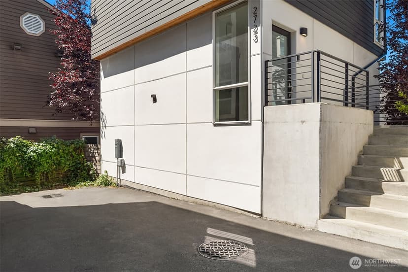 Property photo for 2723 Yale Terrace Avenue E, Seattle photo 34