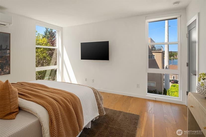 Property photo for 2723 Yale Terrace Avenue E, Seattle photo 25