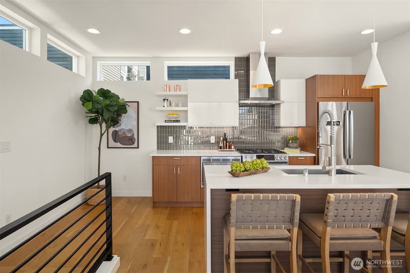 Property photo for 2723 Yale Terrace Avenue E, Seattle photo 10
