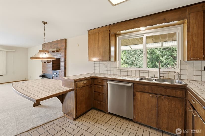 Property photo for 8957 188th Street SW, Edmonds photo 2