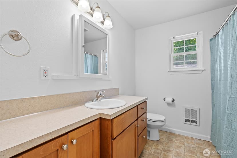 Property photo for 1002 8th Street NE, Auburn photo 12