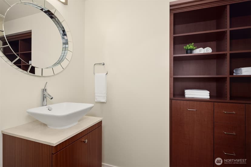 Property photo for 10700 NE 4th Street #1706, Bellevue photo 16