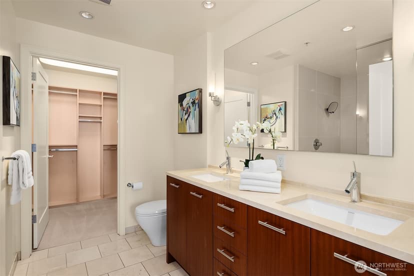 Property photo for 10700 NE 4th Street #1706, Bellevue photo 14