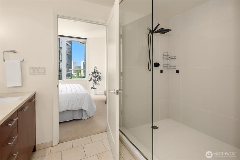 Property photo for 10700 NE 4th Street #1706, Bellevue photo 15