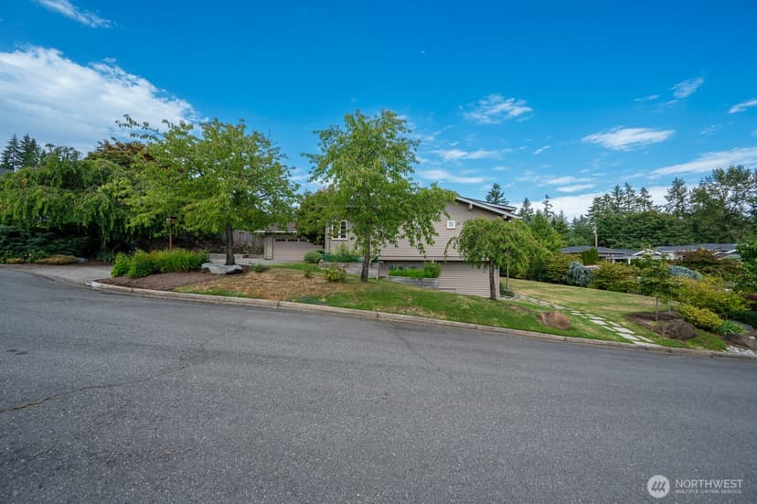 Property photo for 17236 NE 6th Place, Bellevue photo 35