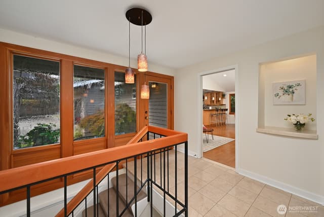 Property photo for 17236 NE 6th Place, Bellevue photo 5