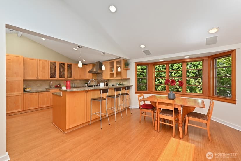 Property photo for 17236 NE 6th Place, Bellevue photo 12