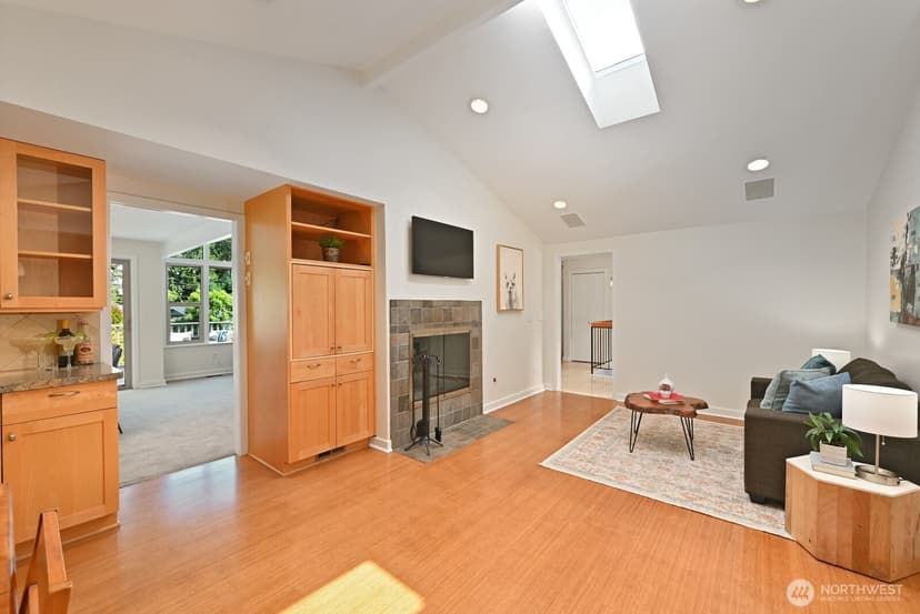 Property photo for 17236 NE 6th Place, Bellevue photo 11