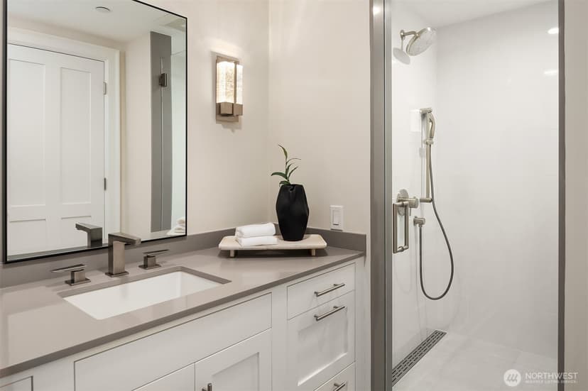Property photo for 3143 Hunts Point Road, Hunts Point photo 8