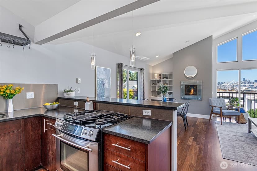 Property photo for 3028 SW Avalon Way #B, Seattle photo 12
