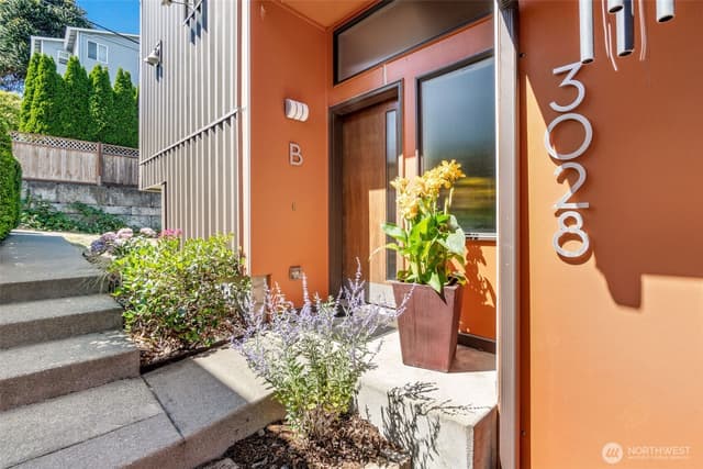 Property photo for 3028 SW Avalon Way #B, Seattle photo 2