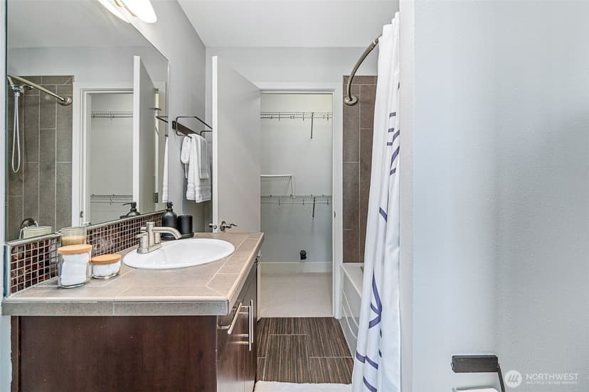 Property photo for 3028 SW Avalon Way #B, Seattle photo 23
