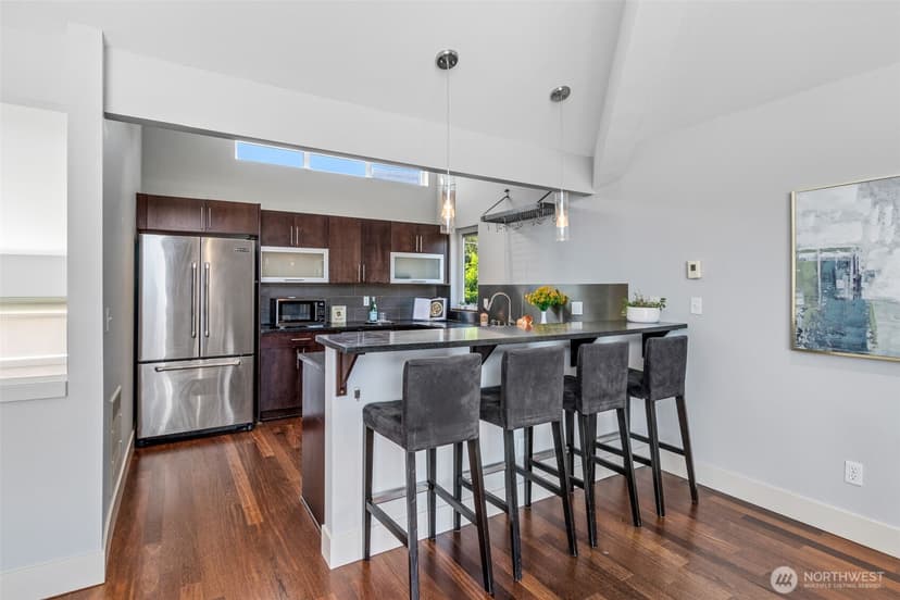 Property photo for 3028 SW Avalon Way #B, Seattle photo 11