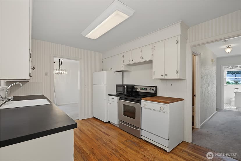 Property photo for 6621 Alfaretta Street SW, Lakewood photo 7