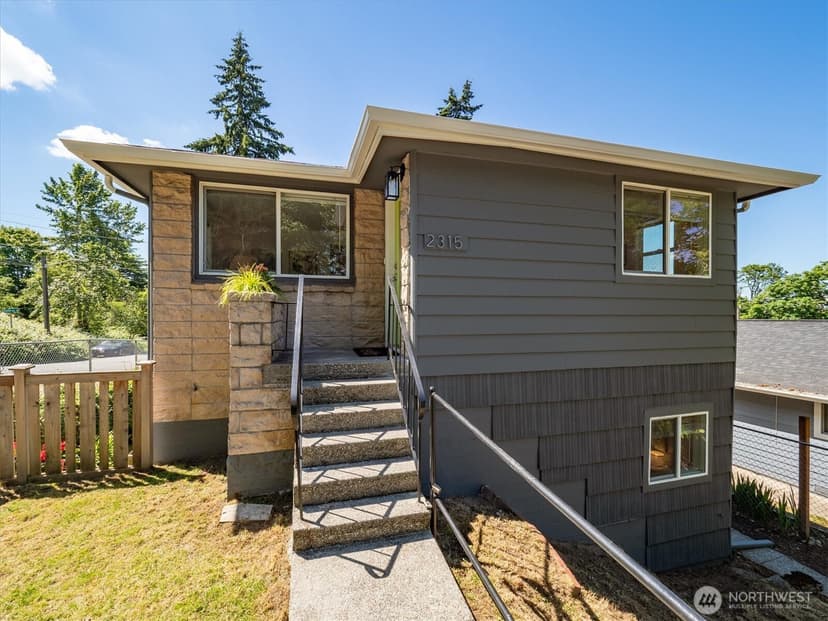 Property photo for 2315 S Bateman Street, Seattle photo 3