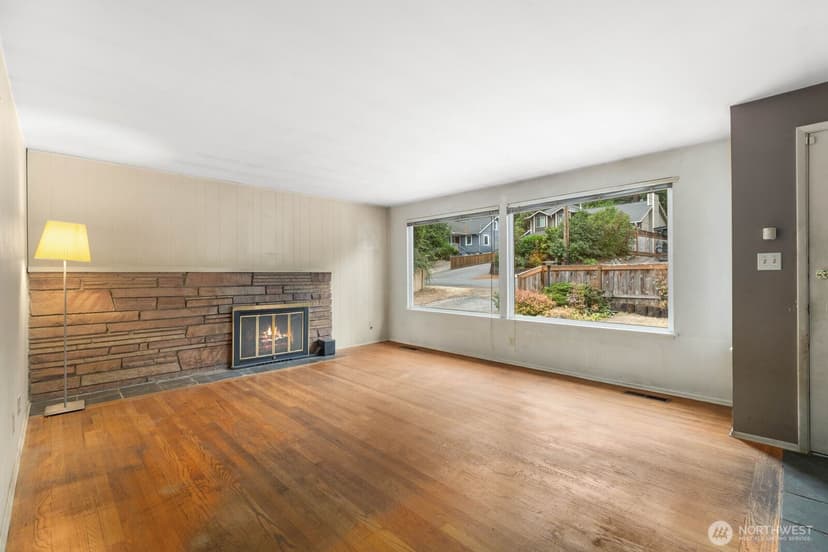 Property photo for 19524 14th Avenue NE, Shoreline photo 7