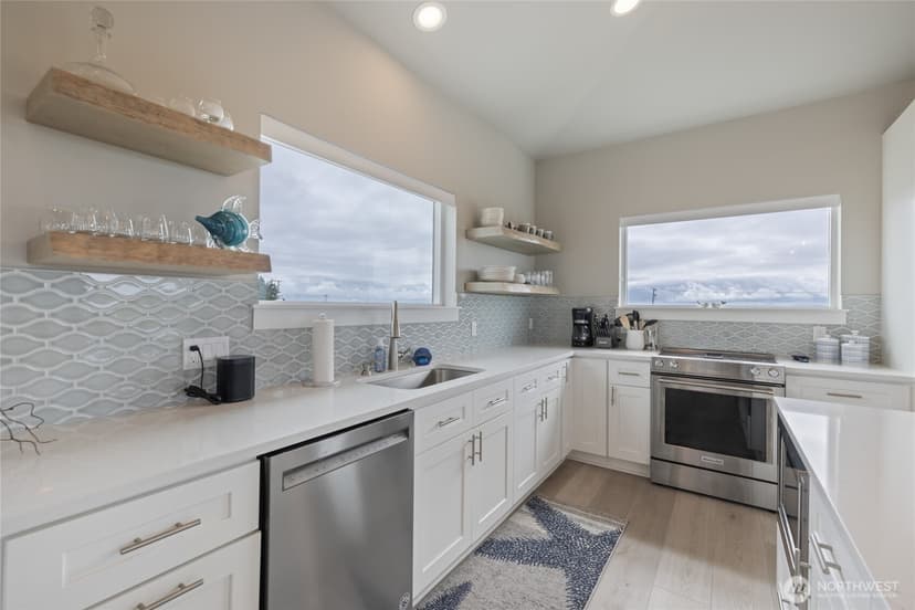 Property photo for 1038 Point Brown Avenue SE, Ocean Shores photo 2