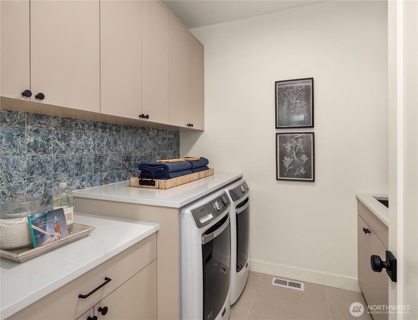 Property photo for 10223 NE 24th Street, Bellevue photo 28