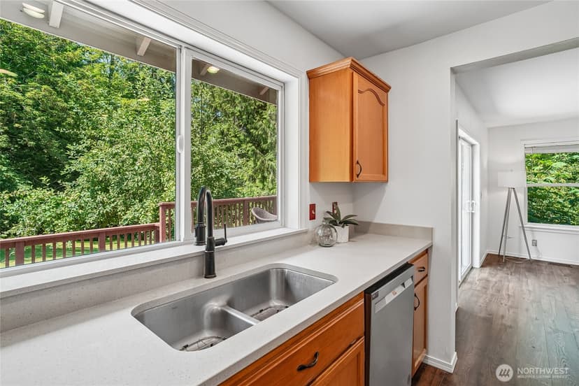 Property photo for 9017 381st Avenue SE, Snoqualmie photo 14