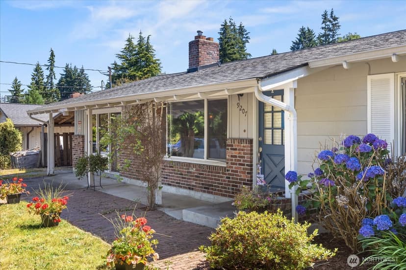 Property photo for 9207 Meadow Way, Everett photo 2