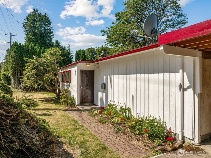 Property photo for 6727 21st Avenue SW, Seattle photo 2