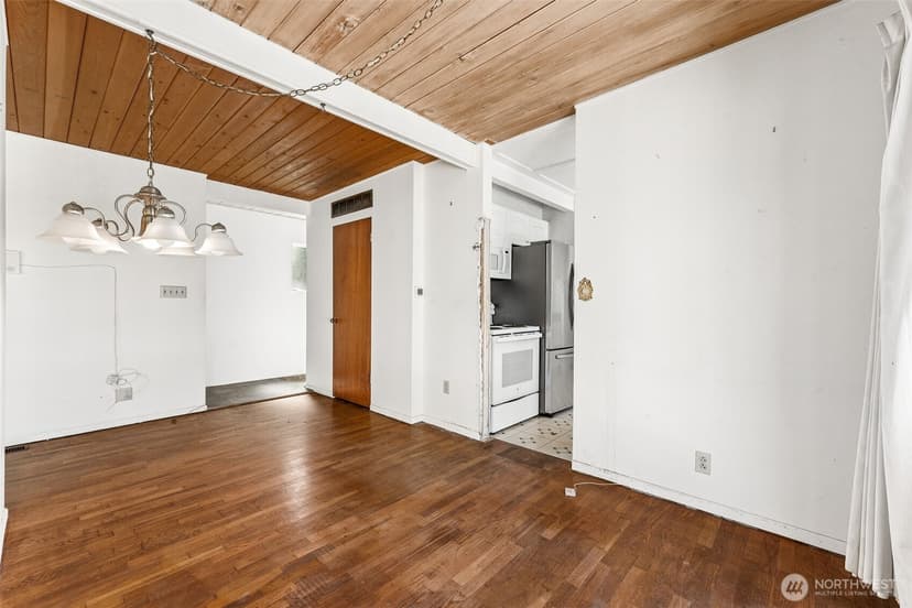 Property photo for 6727 21st Avenue SW, Seattle photo 9
