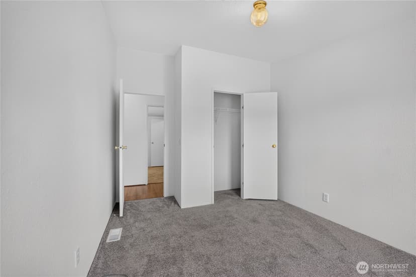 Property photo for 1450 Northlake Way NW, Bremerton photo 23