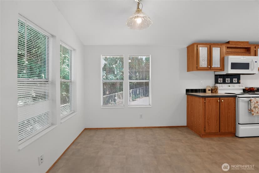 Property photo for 1450 Northlake Way NW, Bremerton photo 15