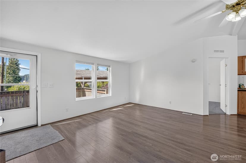 Property photo for 1450 Northlake Way NW, Bremerton photo 8
