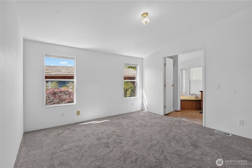 Property photo for 1450 Northlake Way NW, Bremerton photo 19