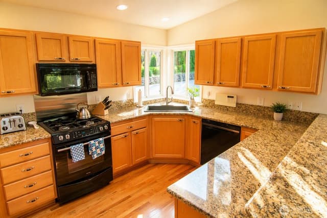 Property photo for 12415 6th Avenue NW, Gig Harbor photo 4