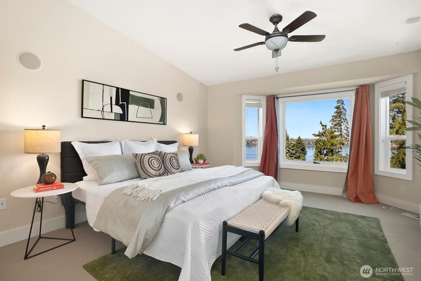 Property photo for 3021 70th Avenue SE, Mercer Island photo 15