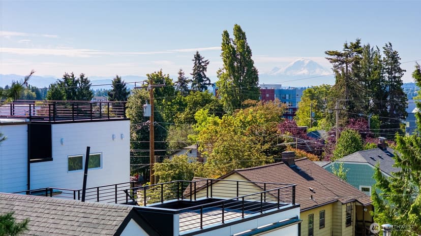 Property photo for 9811 Linden Avenue N, Seattle photo 10