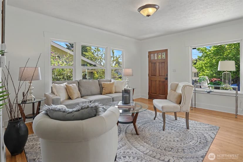 Property photo for 322 N 81St Street, Seattle photo 5