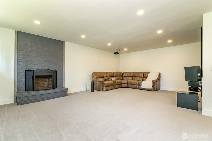 Property photo for 6109 50th St Court W, University Place photo 26