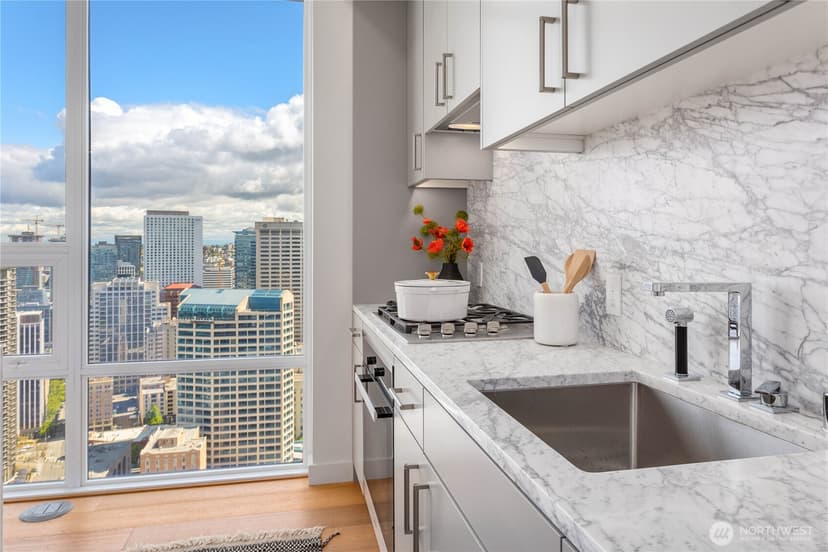 Property photo for 121 Stewart Street #3702, Seattle photo 6