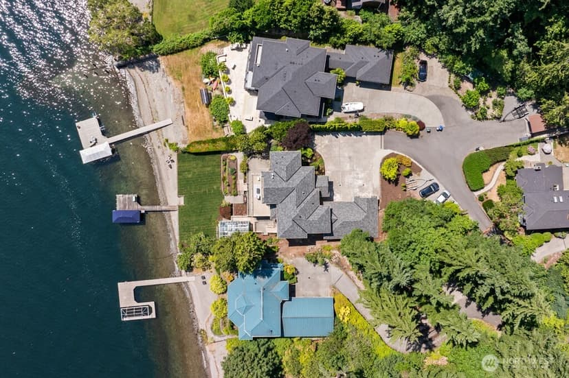 Property photo for 454 W Lake Sammamish Parkway NE, Bellevue photo 28