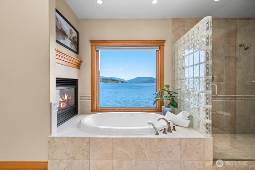Property photo for 454 W Lake Sammamish Parkway NE, Bellevue photo 16