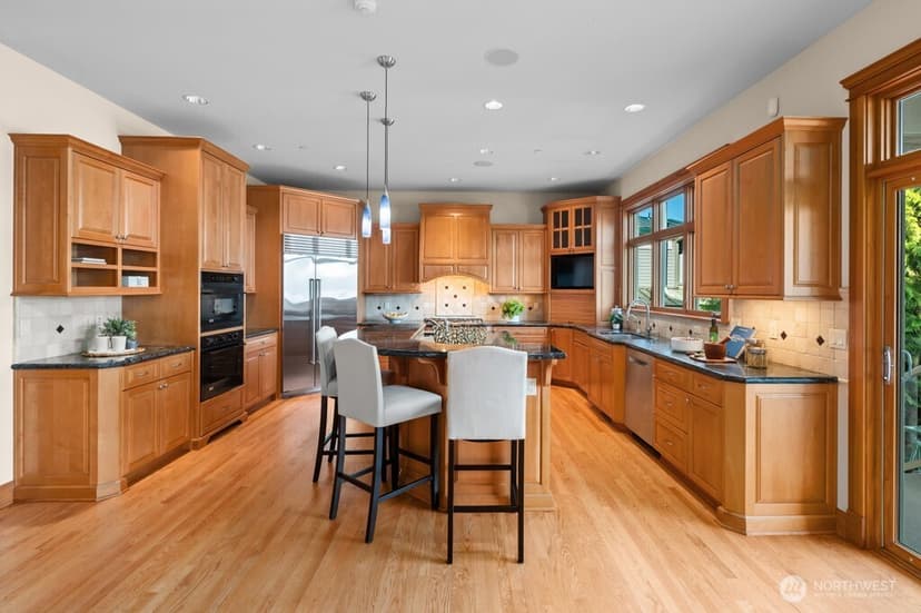Property photo for 454 W Lake Sammamish Parkway NE, Bellevue photo 10