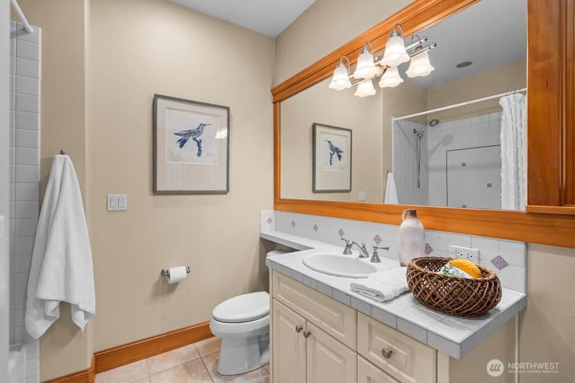 Property photo for 454 W Lake Sammamish Parkway NE, Bellevue photo 18