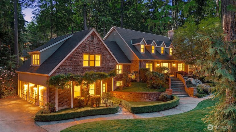 Property photo for 13555 NE 54th Place, Bellevue photo 2